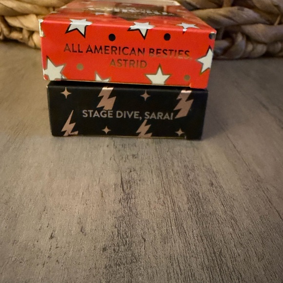 Red Aspen Nail Dashes Set - Picture 2 of 5